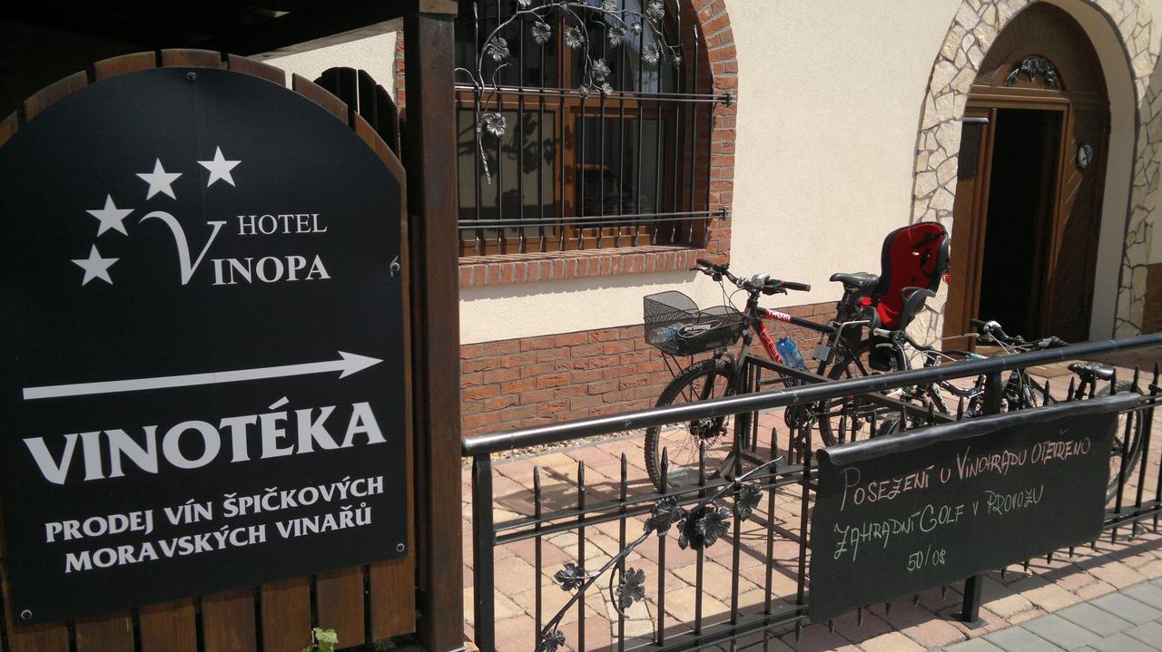 Hotel Vinopa Hustopeče Kültér fotó
