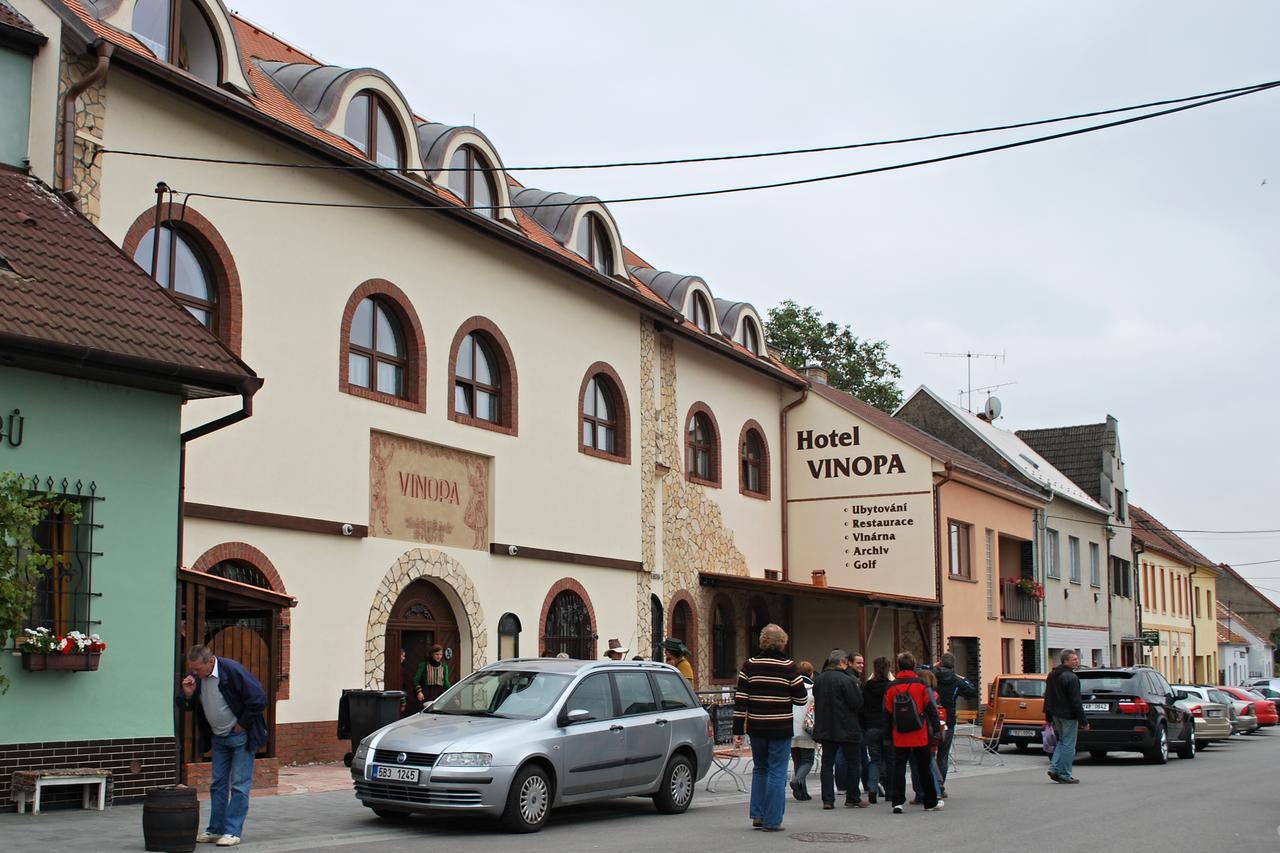 Hotel Vinopa Hustopeče Kültér fotó