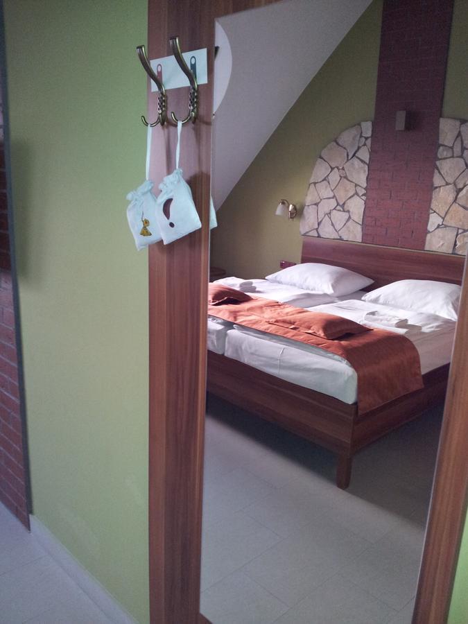 Hotel Vinopa Hustopeče Kültér fotó