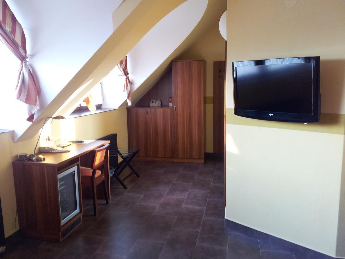 Hotel Vinopa Hustopeče Kültér fotó